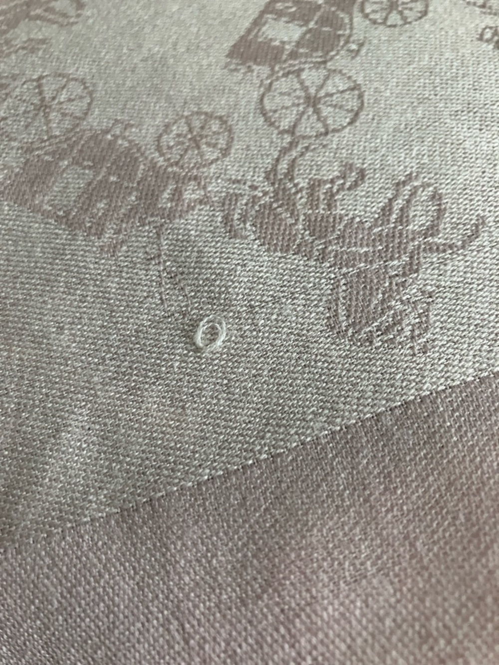 COACH. Soft Pink Stagecoach & Horse Jacquard Scarf. PALE Pink. Good Used Cond. - Picture 14 of 15